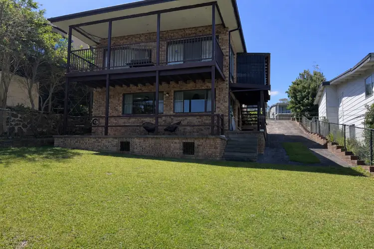 15 Canberra Crescent