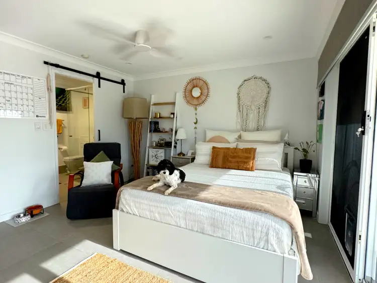 16 Abalone Avenue