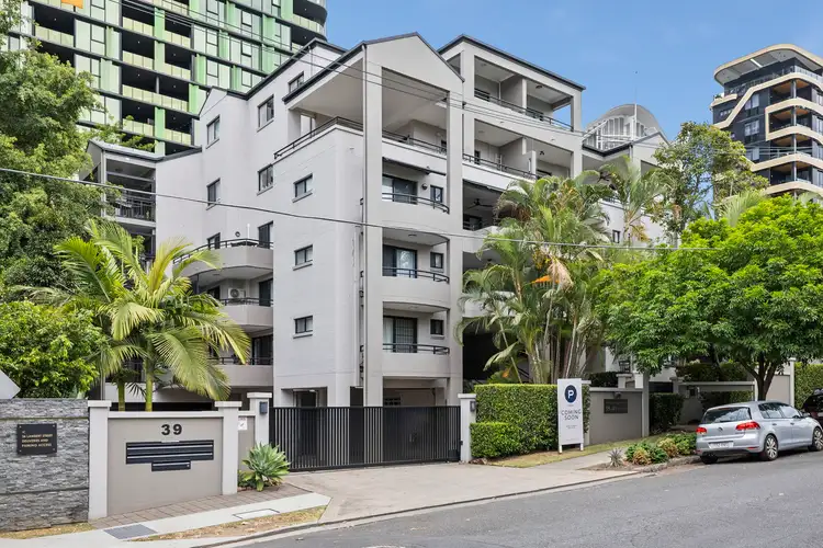 39 Cairns Street
