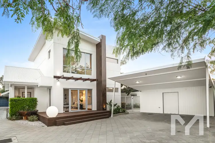 6 Swan Road