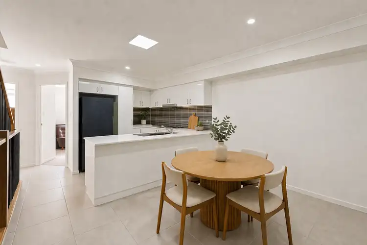 10 Radiant Street