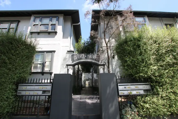 21-23 Hotham Street