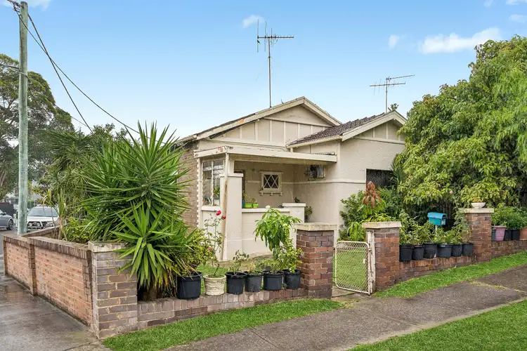 13 Walenore Avenue