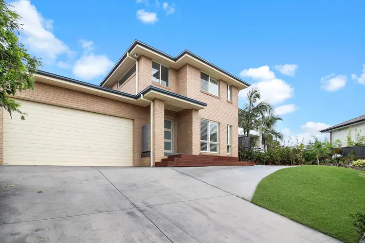 4 Myles Crescent