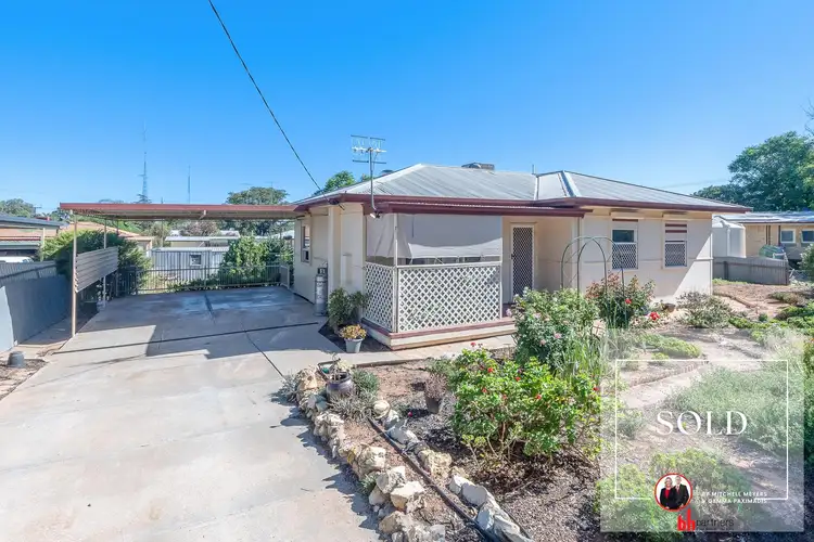 16 Roberts Street