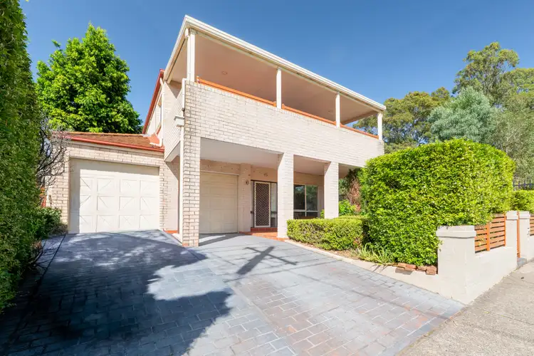 24 Blackwall Point Road