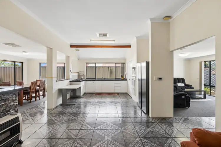 43 Dongara Circle
