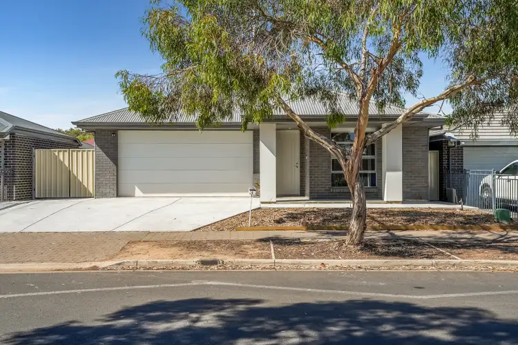 4 Scarlet Avenue