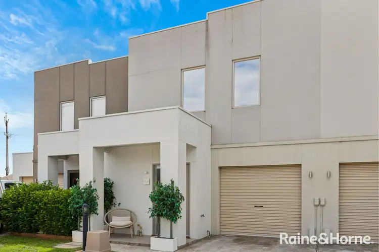 1B Larkdale Crescent