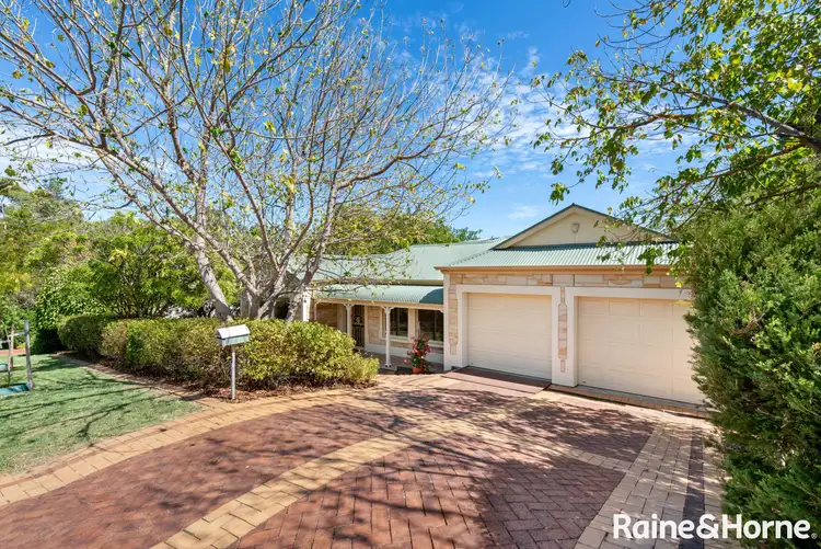 3 Austin Crt