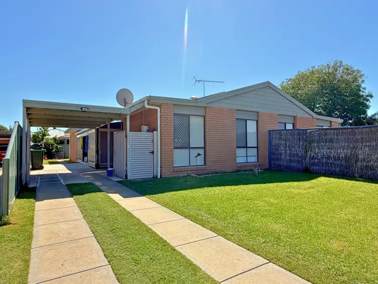 8 Conifer Close