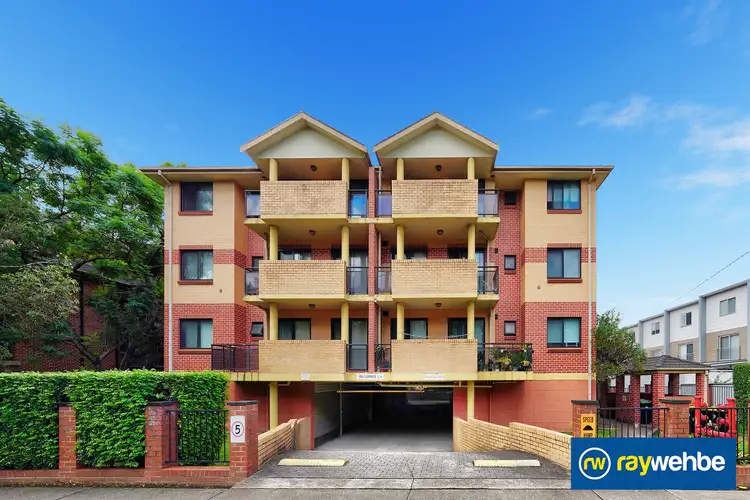 73-75 Deakin Street