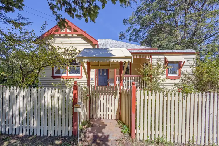 32 Backhouse Street