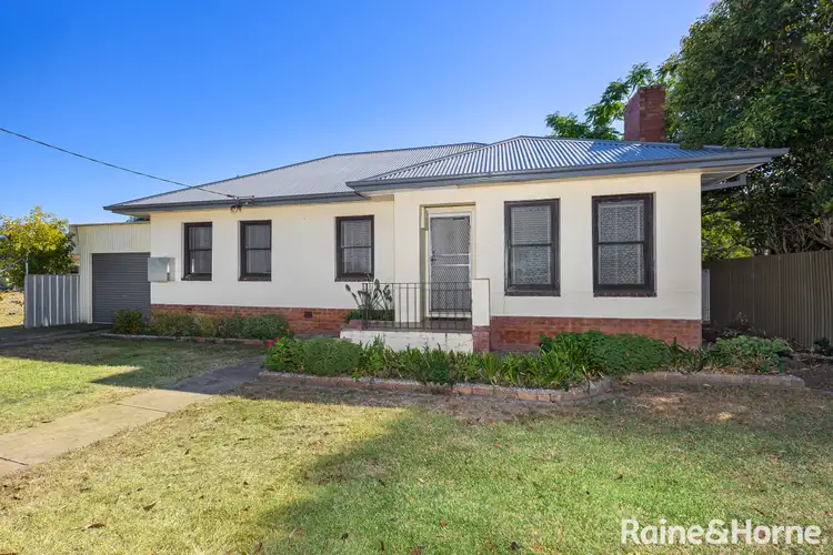 19 North Parade