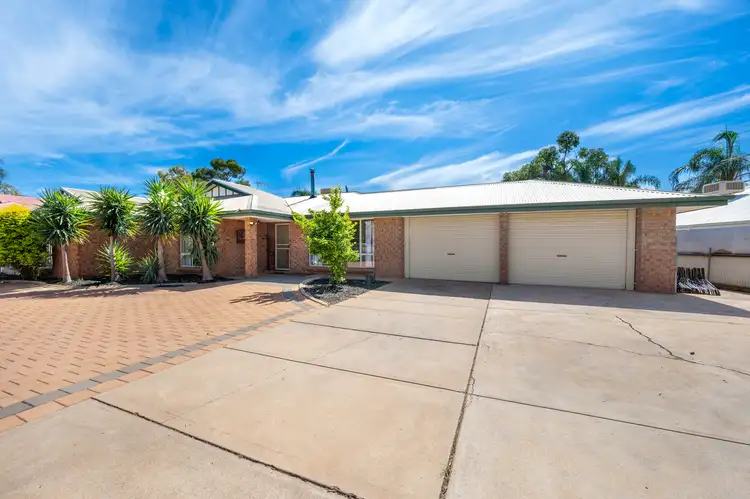 22 Cavalier Crescent