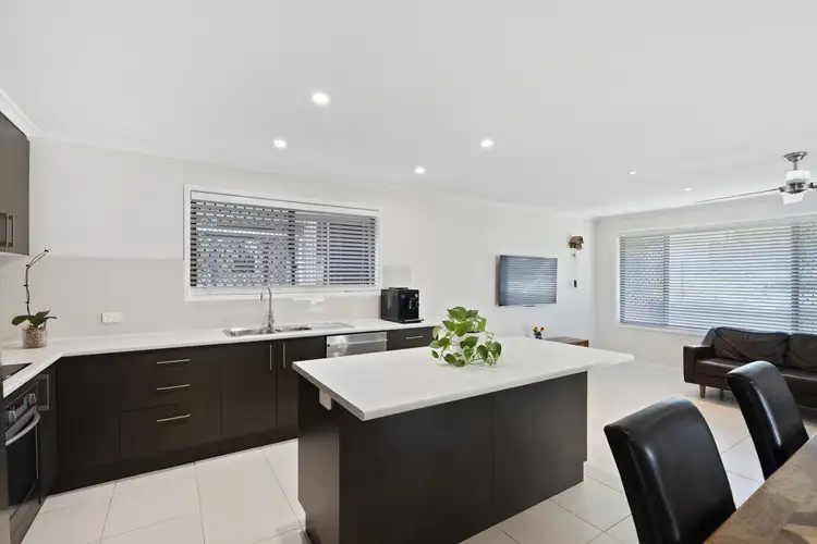 17 Crown Road