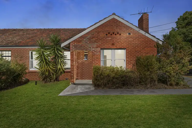 28 Treloar Crescent