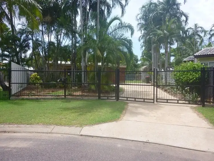 8 Dongara Court