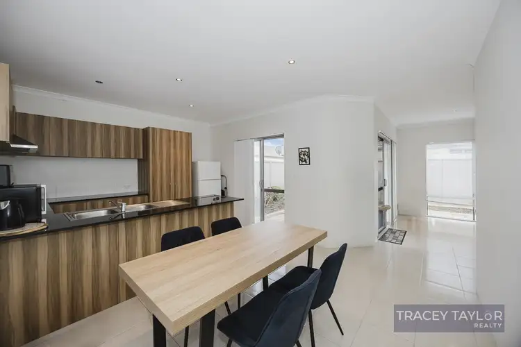 24 Hollyford Parade