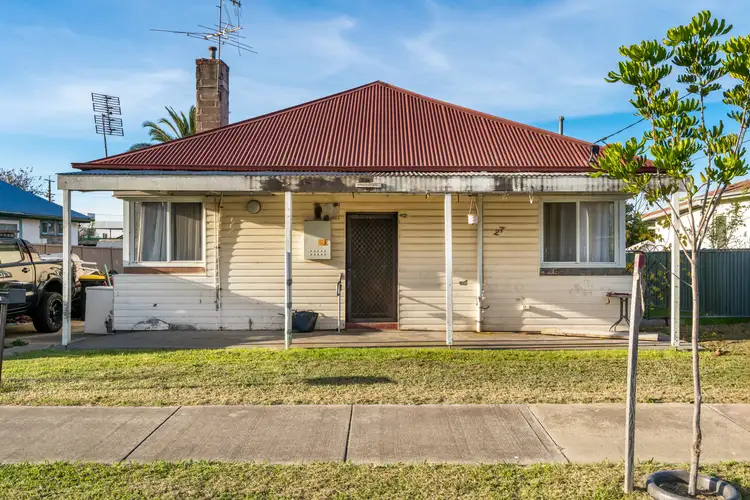 27 Loco Street