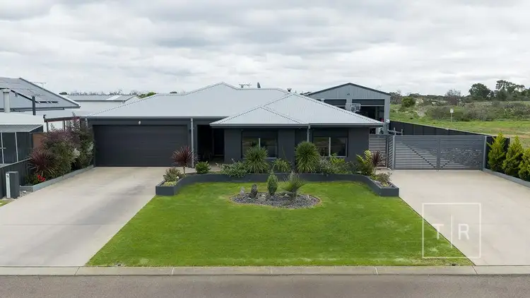 17 Bell Way
