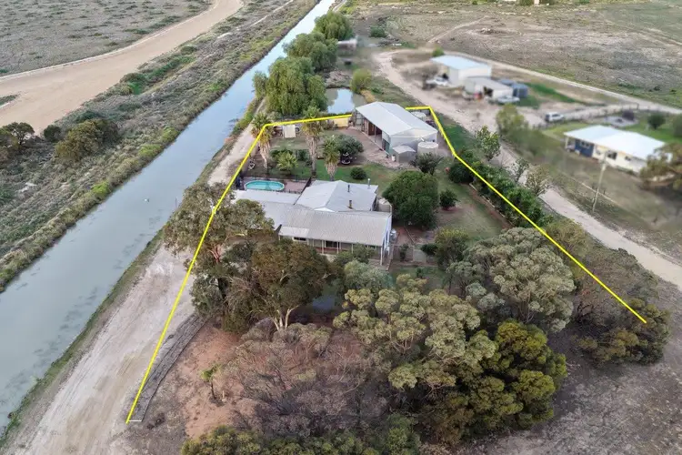 6676 Moulamein Road