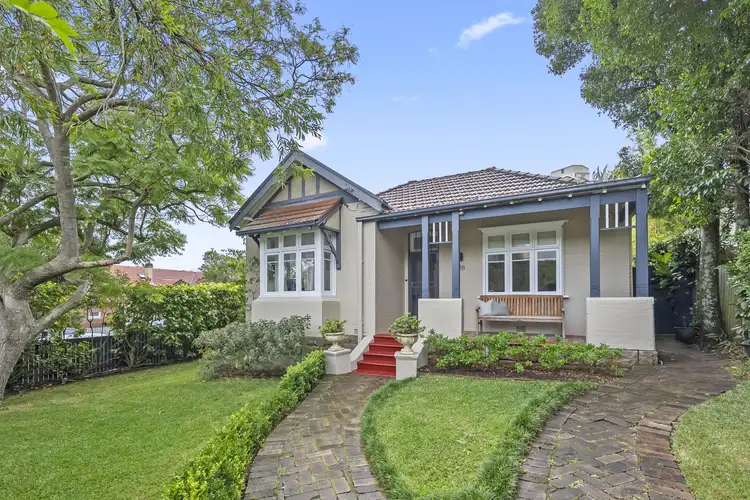 18 Montague Road