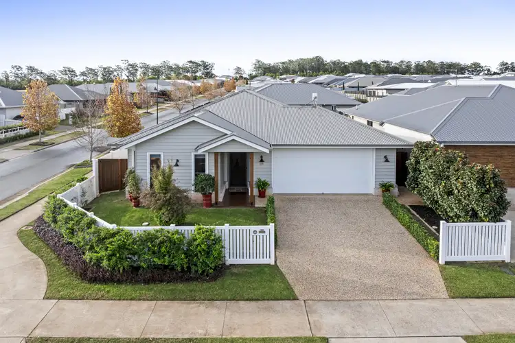 48 Fairweather Boulevard