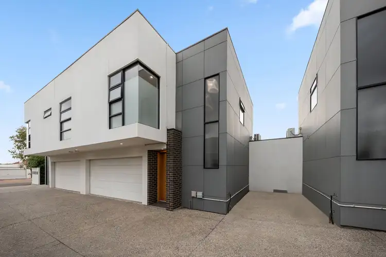 8 Cardigan Avenue