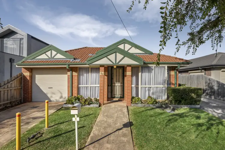 1/30 Bradley Street, Newport VIC 3015
