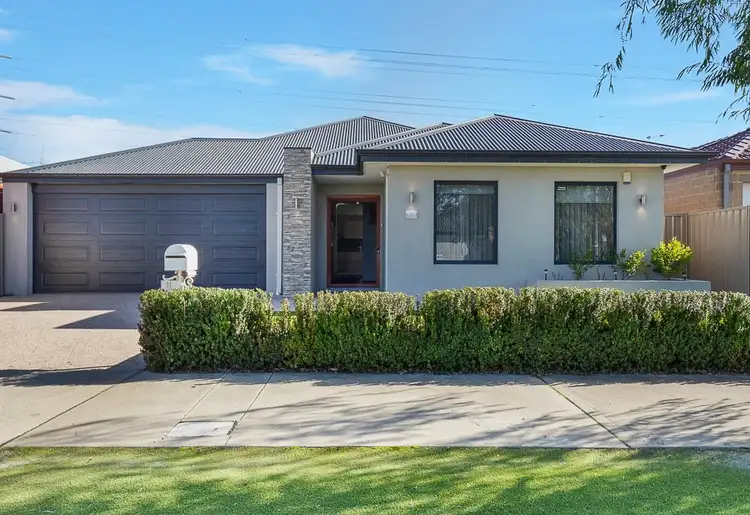 11 Hanbury Loop