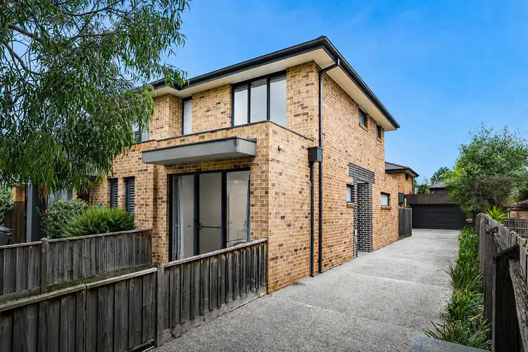10 Rae Street
