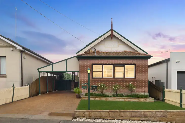 12 Carrington Street