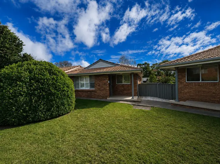 12/16 Warrendine Street
