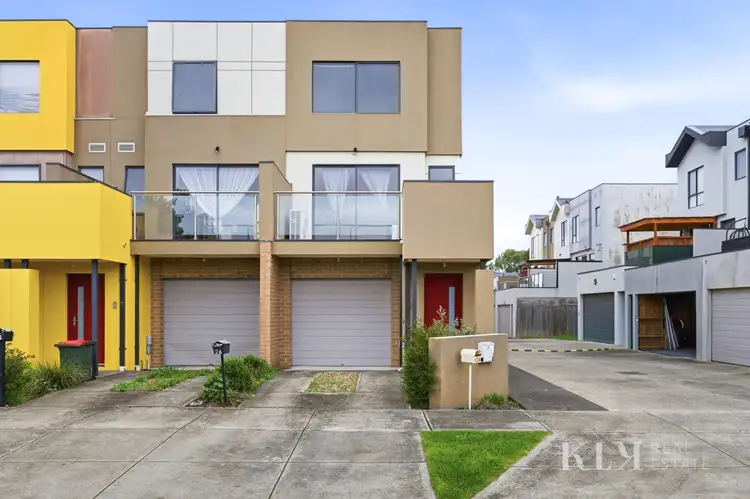 26 Featherpark Way
