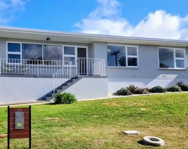 24 Kiama Avenue