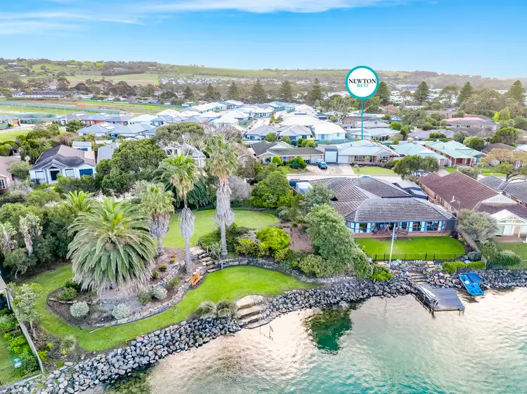 42 Matthew Flinders Drive