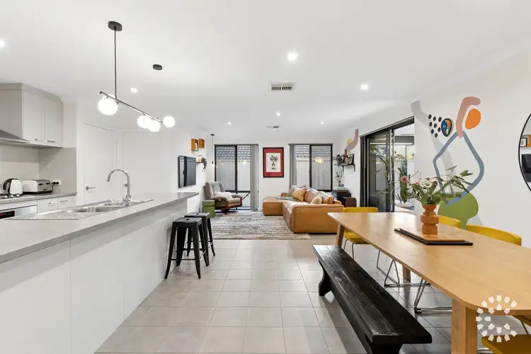 8 Doust Street