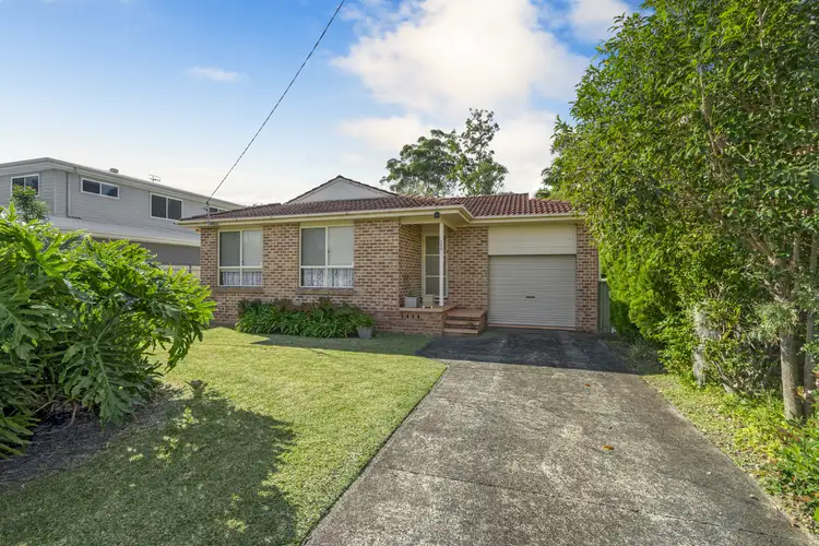 105 Kerry Crescent