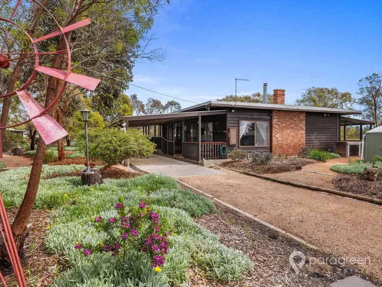 32 Robertson Street