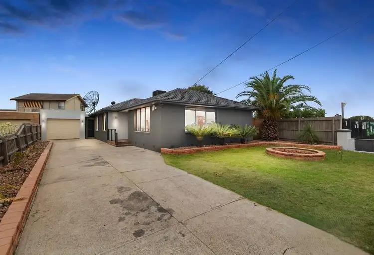 16 Lascelles Drive