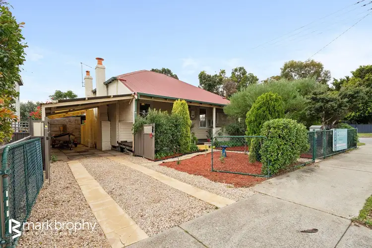 120 Lefroy Road