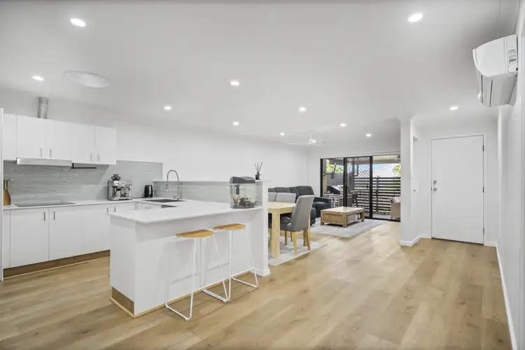 16 Redstart Street