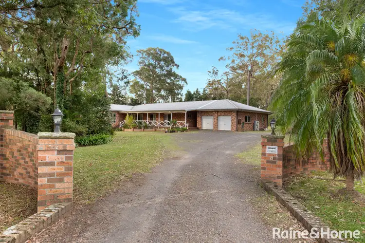 8 Burrandool Avenue