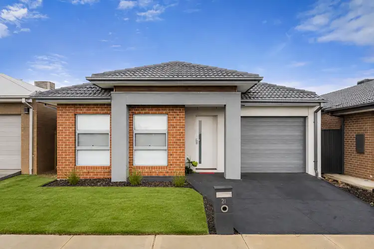 21 Vogue Drive