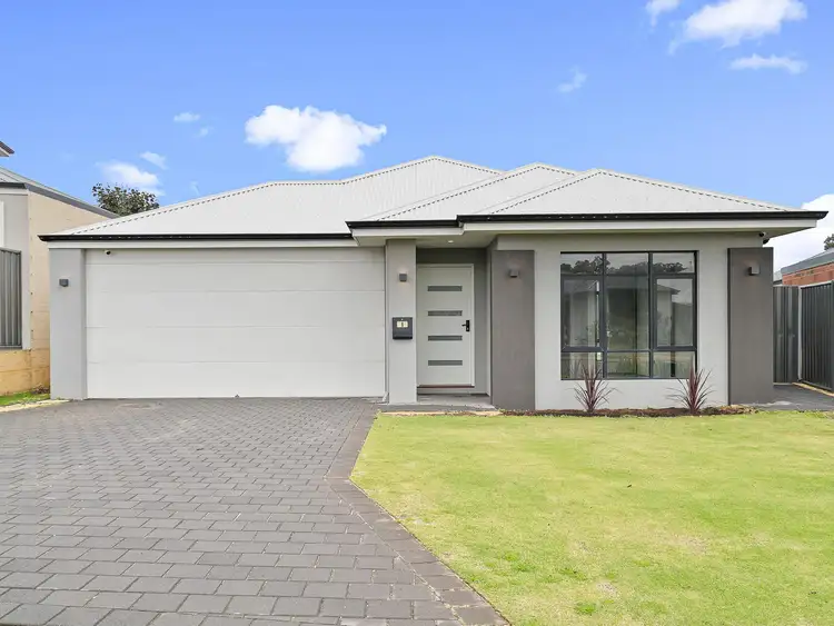 8 Werribee Loop