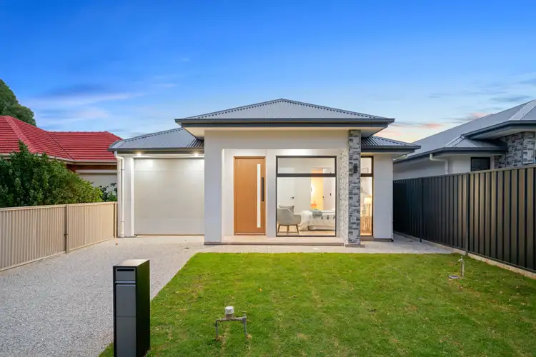 4 Gifford Street