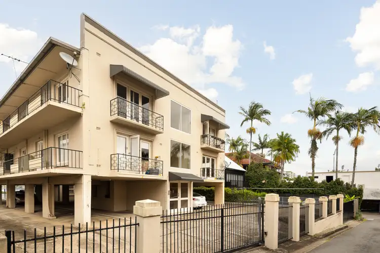 3/136 Kingsford Smith Drive