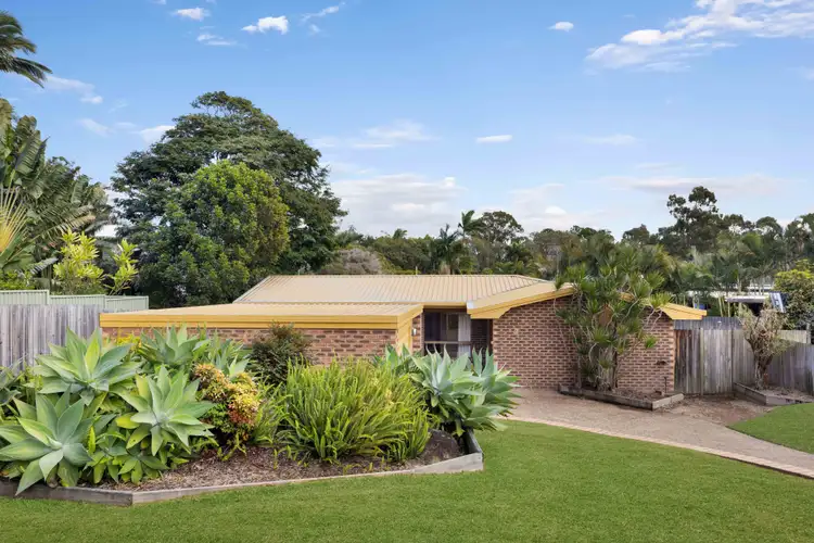 6 McNab Avenue