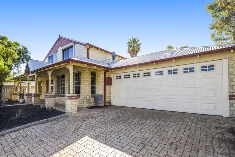 8 Kolan Close